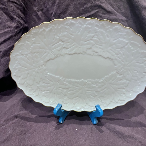 Vintage Lenox “Maple Leaf” Ivory Gold Trimmed Porcelain Oval Serving Platter - Picture 6 of 6